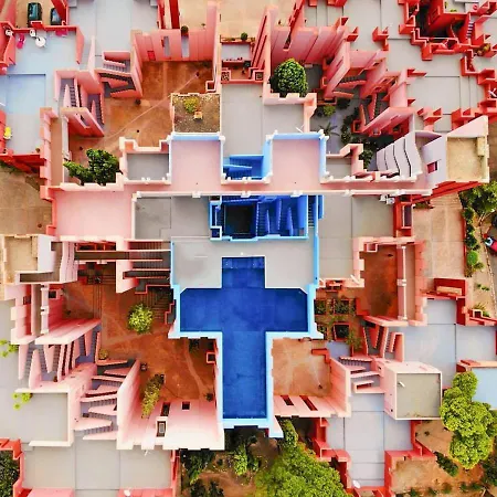 Muralla Roja 0507 *